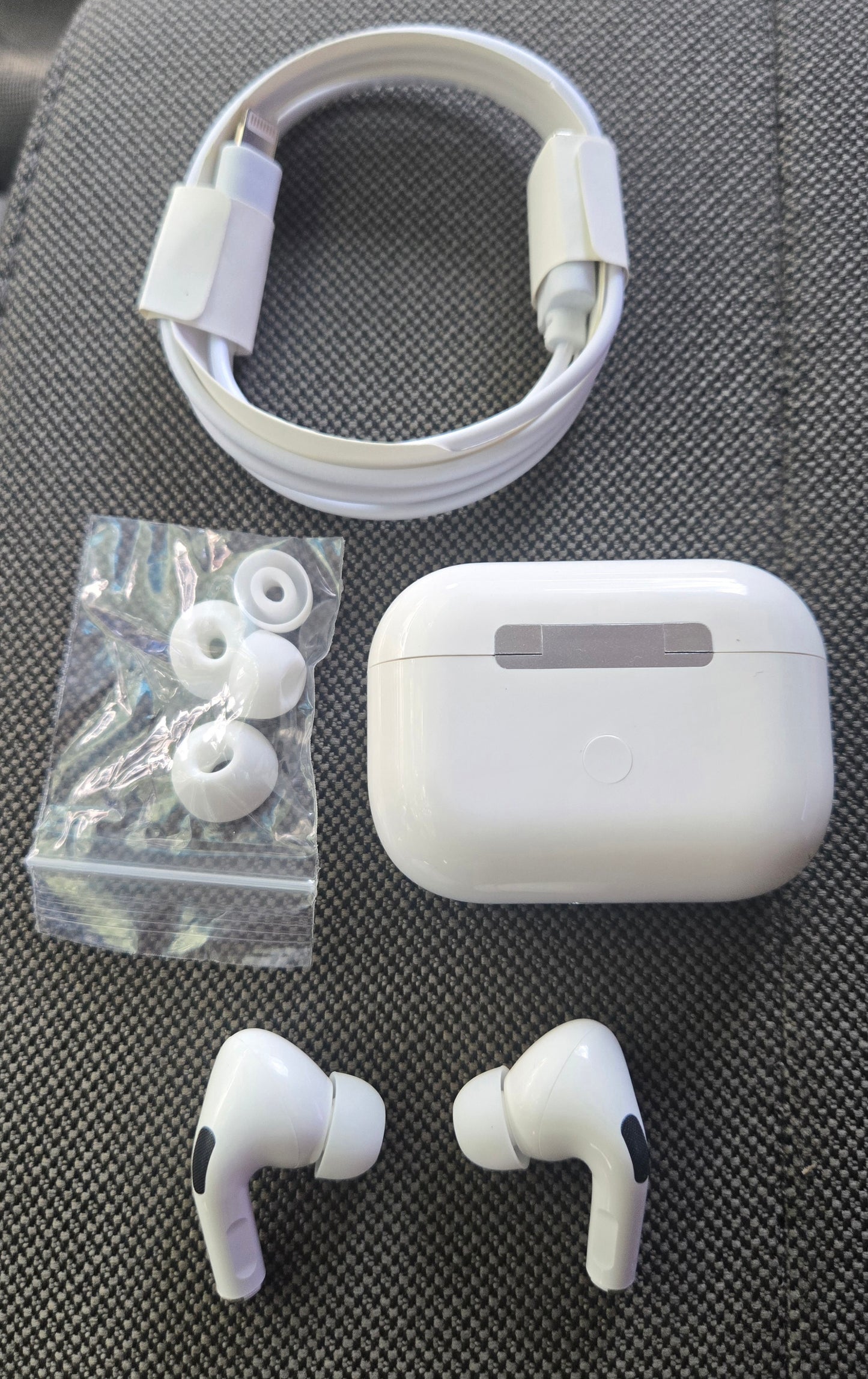 Wireless Earbuds Bluetooth Headphones White with Charging Case Rechargeable